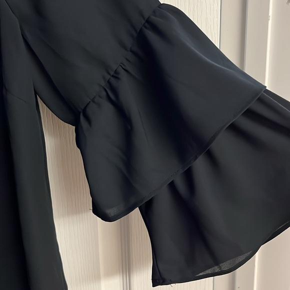 Lily Morgan black sheer top with tie closure and ruffle sleeves size Large - Picture 3 of 3